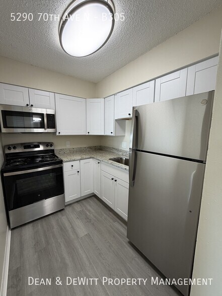 Building Photo - 1 Bed/1 Bath - Unit B305