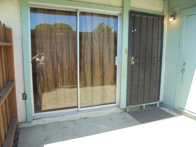 Primary Photo - 1625 Park Ln