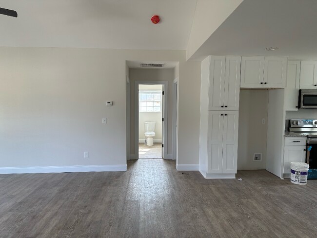 Building Photo - 2465 Oak Grove Rd