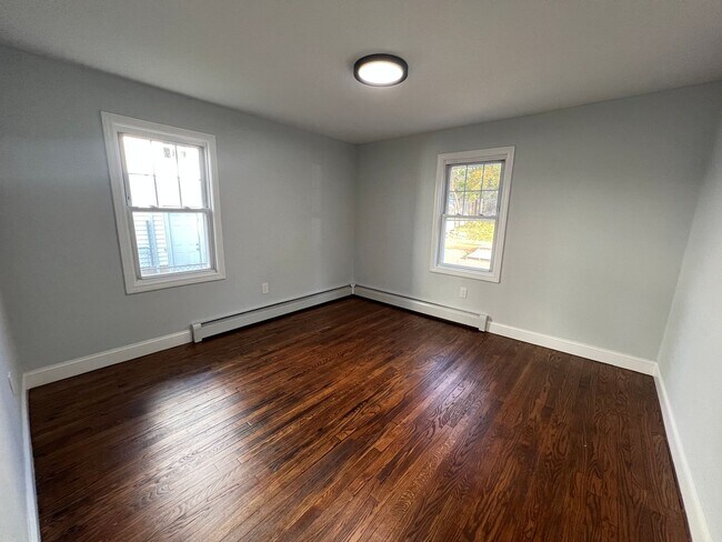 Building Photo - 253 Sheffield Ave