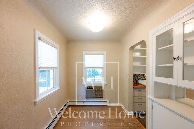 Building Photo - Vintage Home with Room to Entertain