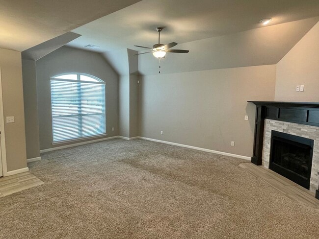 Building Photo - Beautiful 4 bed 3 bath in Deer Creek Schools!