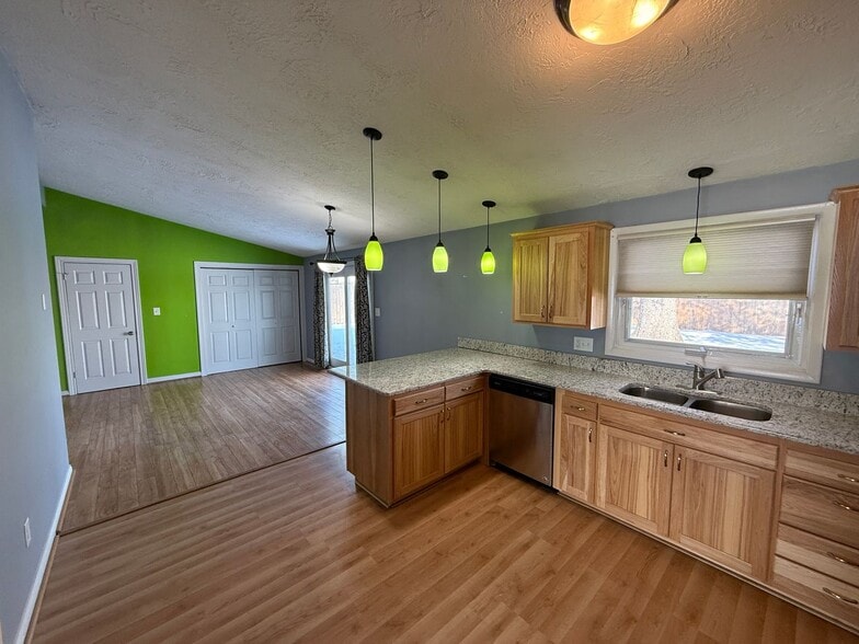 Building Photo - 7215 Shady Ln