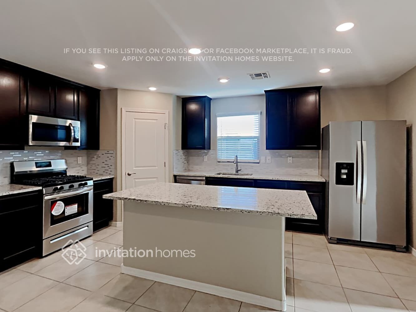 Building Photo - 3942 S 79th Dr