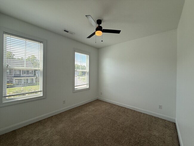 Building Photo - 804 Oleander St