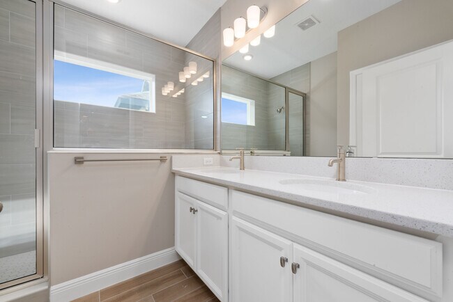 Building Photo - 6541 Rover Wy