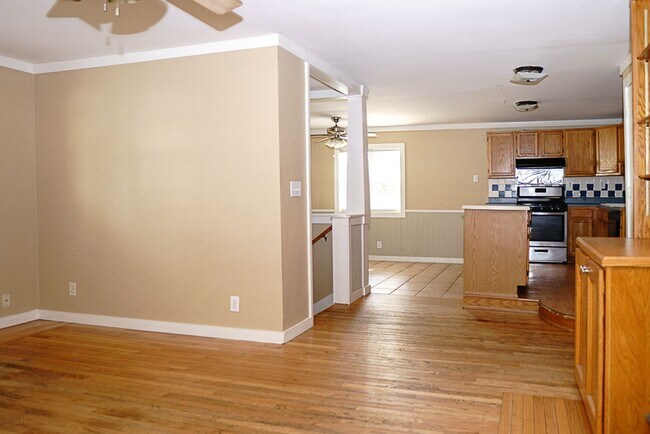 Building Photo - Three Bedroom Home in the Heart of Port Royal