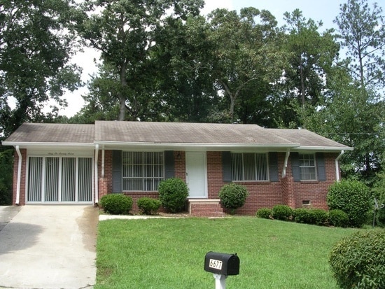 Primary Photo - Spacious 3 Bedroom Ranch Under $1,400!