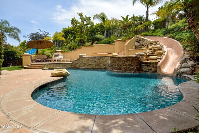 Building Photo - 499 Via Galo