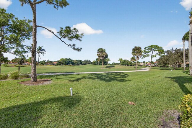 Building Photo - 773 Windermere Way