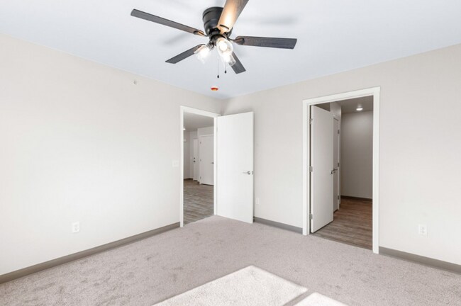 Building Photo - 352 Deschane Ave