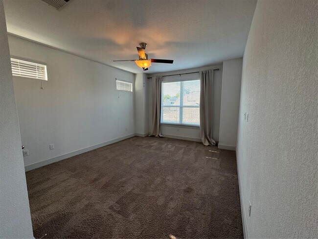 Building Photo - 1413 Casa Dr