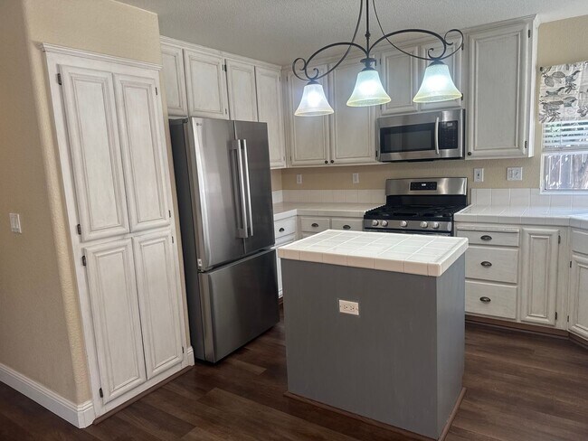 Building Photo - 961 Celestine Cir