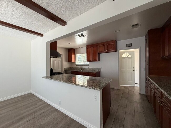 Building Photo - 512 S La Serena Dr