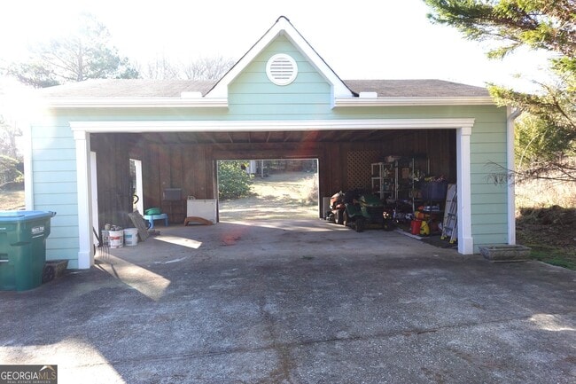 Building Photo - 1333 Holliday Dr