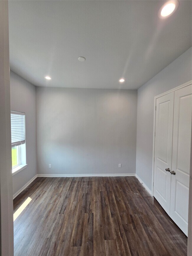 Building Photo - 4902 Paradigm Ln