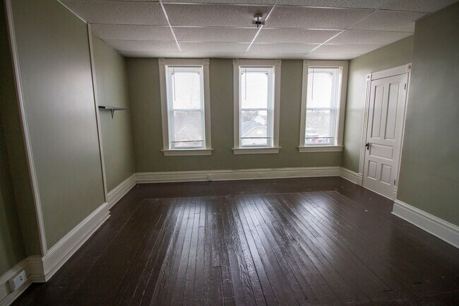 Building Photo - 4265 Oleatha Ave