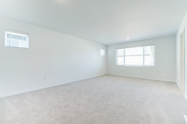 Building Photo - 6130 Crestner Dr SW