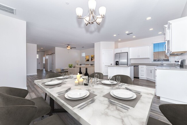 Building Photo - HOUSE -COTTONWOOD - HOA:THE VINEYARDS IN C...