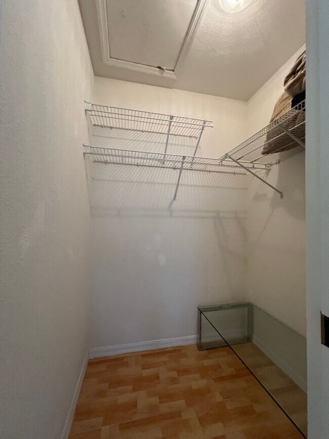 Building Photo - FURNISHED SHORT TERM RENTAL - 3 Bed / 2 Bath - Single Family Pool Home - $5,000/month ** Heated S...