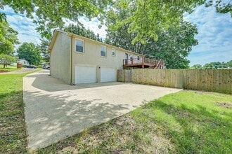 Building Photo - 106 Redondo Ct S