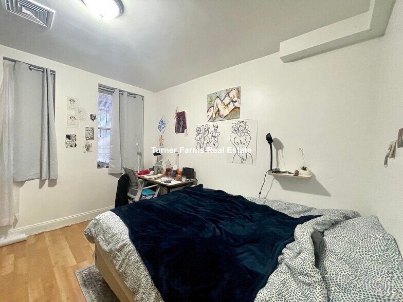 Building Photo - 243 Northampton St