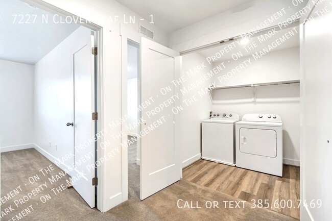 Building Photo - 7227 N Clover Leaf Ln