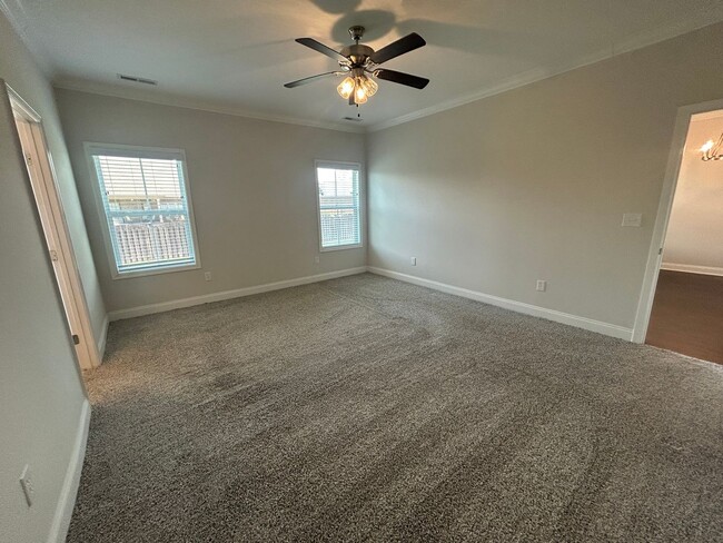 Building Photo - Beautiful 4BR Home in Athens with Bonus Room & Fenced Yard