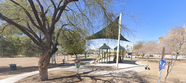 Building Photo - 2642 N Santa Rita Ave