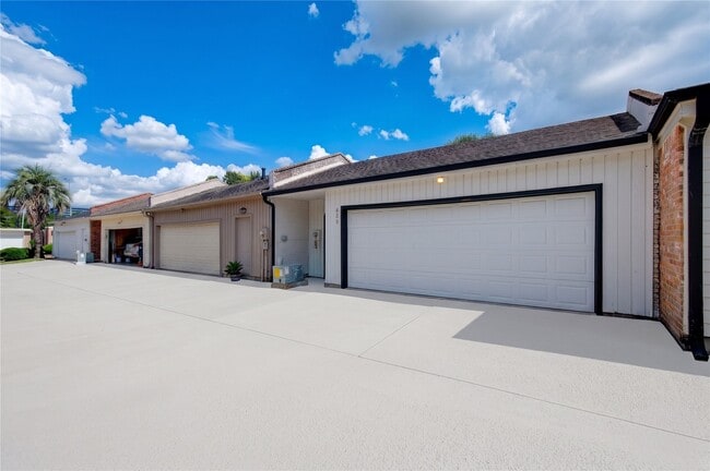 Building Photo - 438 E Fair Harbor Ln