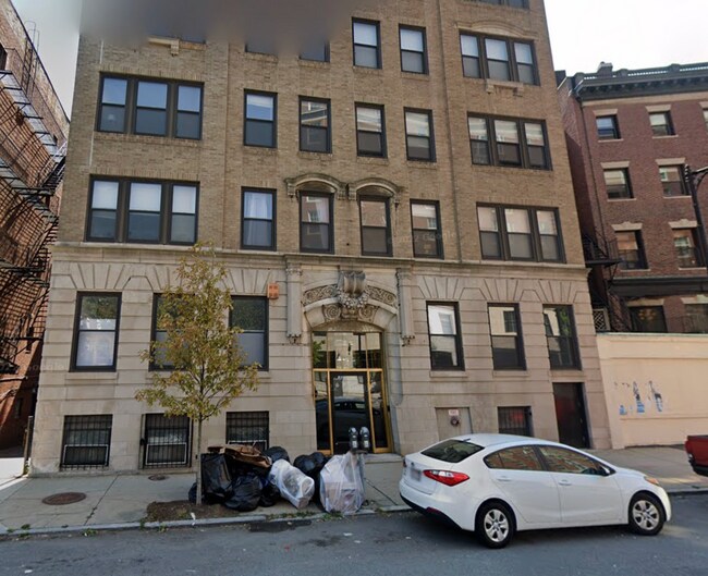 Primary Photo - 591 Beacon St
