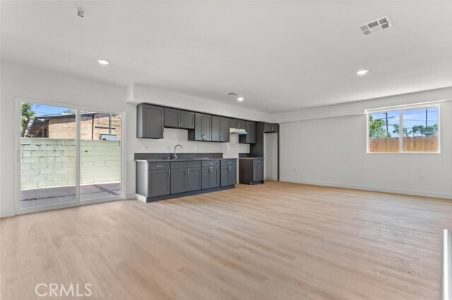 Building Photo - 703 W 80th St