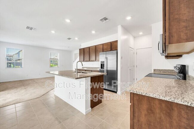 Building Photo - 9850 E Tamery Ave