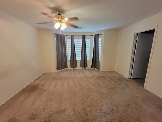 Building Photo - 14862 W Aster Dr