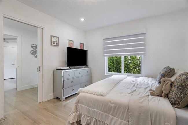 Building Photo - 2534 Golf View Dr