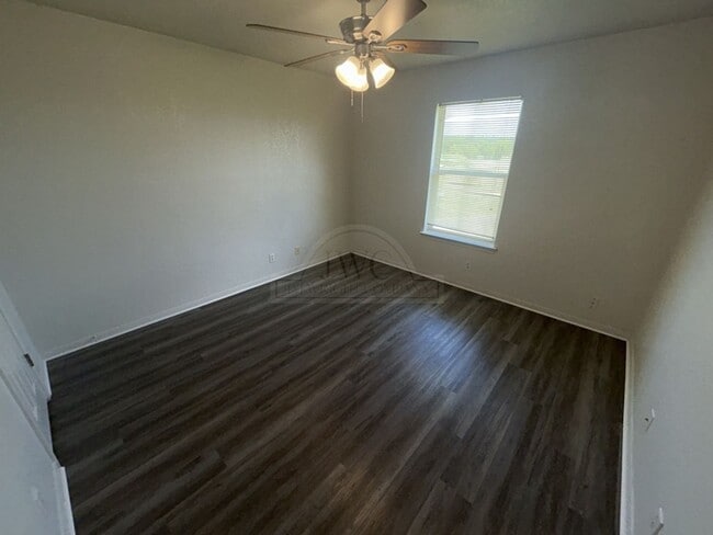 Building Photo - ***2-Weeks Free Rent***1011 Industrial Ave, Copperas Cove