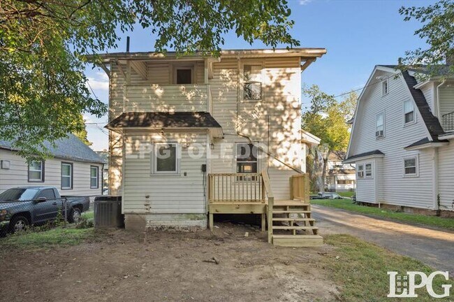 Building Photo - 1809 Pilgrim Rd