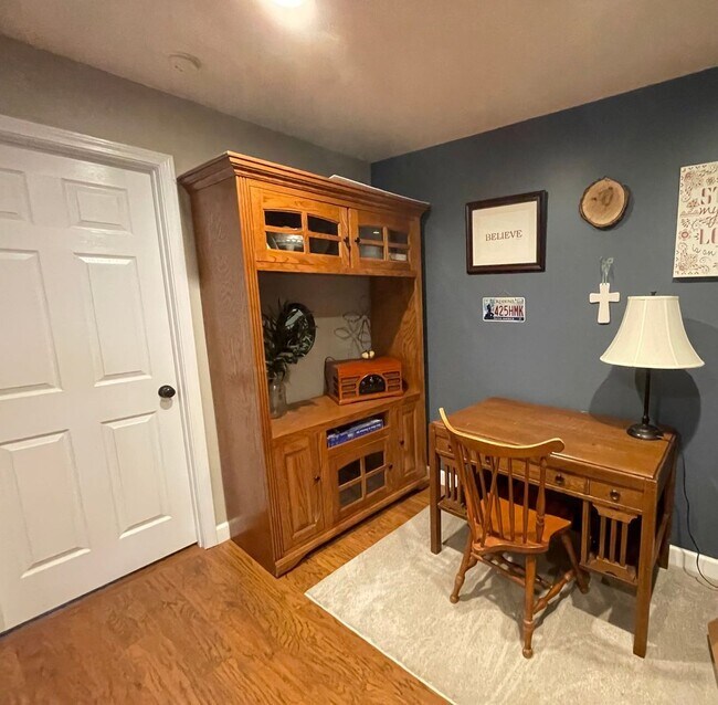Building Photo - PRE-LEASING - Fully Furnished 6mo Short Term Rental in Ozark