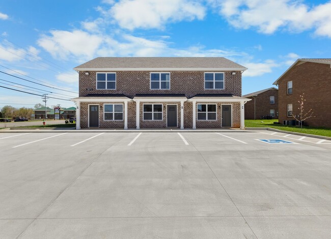Building Photo - 3873 Jockey Dr
