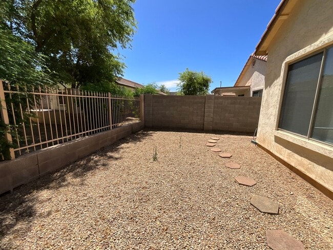 Building Photo - 951 S Tucana Ln