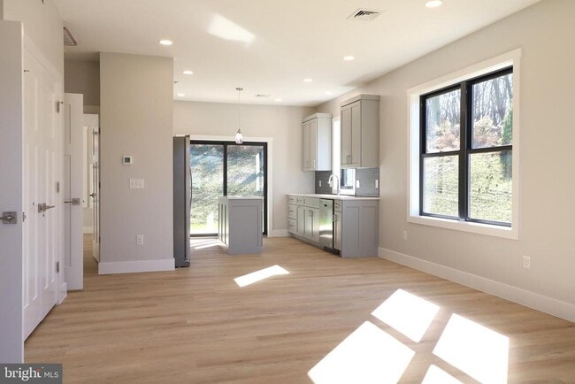 Building Photo - 106 Elly Dr