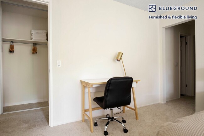 Building Photo - 1788 Oak Creek Dr