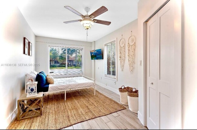 Building Photo - 2233 SE 13th St