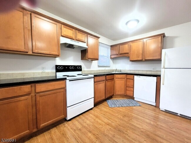 Building Photo - 272 US-206