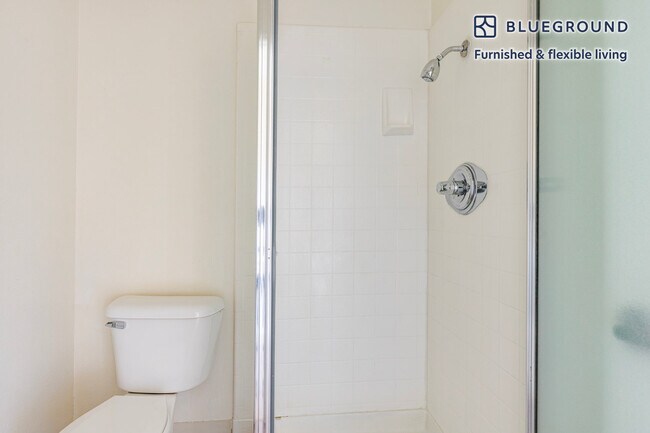 Building Photo - 350 Budd Ave