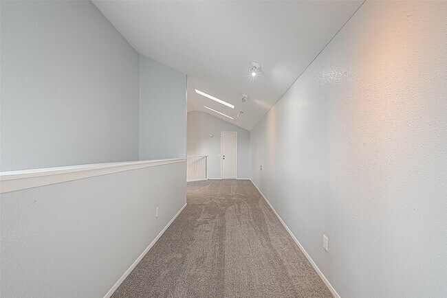 Building Photo - 9809 Richmond Ave.