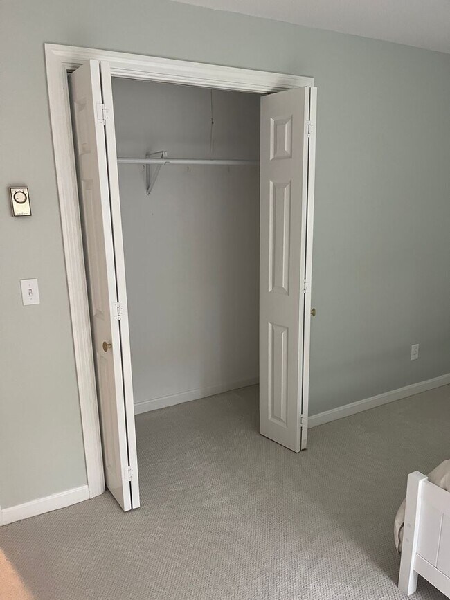 Building Photo - Fully updated 2Bd / 2Br Bassett Pond Condo...