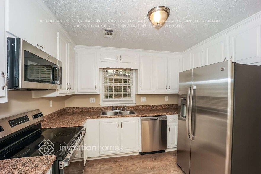 Building Photo - 2114 Shillings Chase Dr