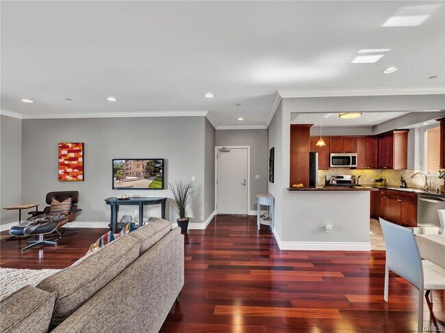 Building Photo - 11280 La Maida St