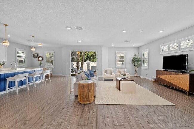 Building Photo - 5834 S MacDill Ave